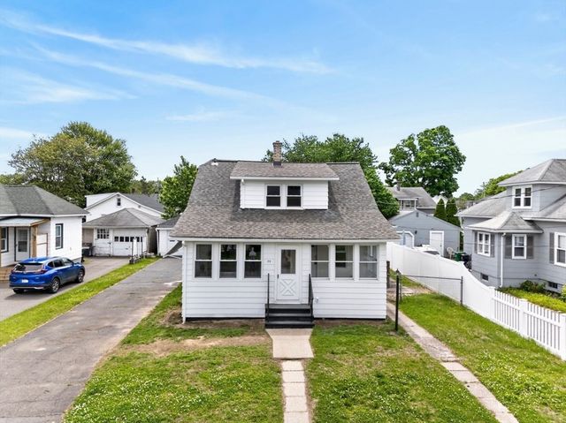 79 Kaveney St, Chicopee, MA 01020