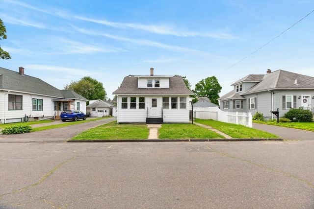 79 Kaveney St, Chicopee, MA 01020