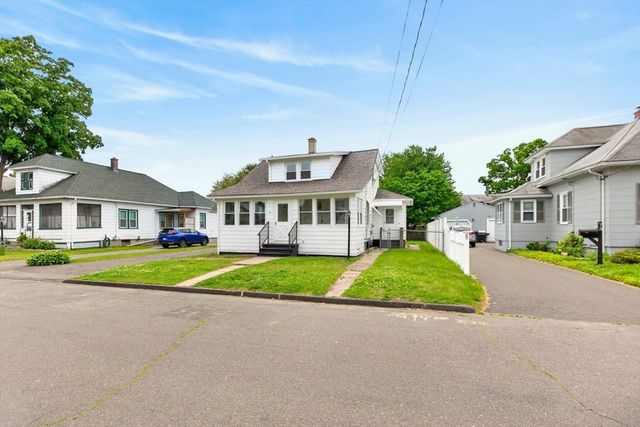 79 Kaveney St, Chicopee, MA 01020