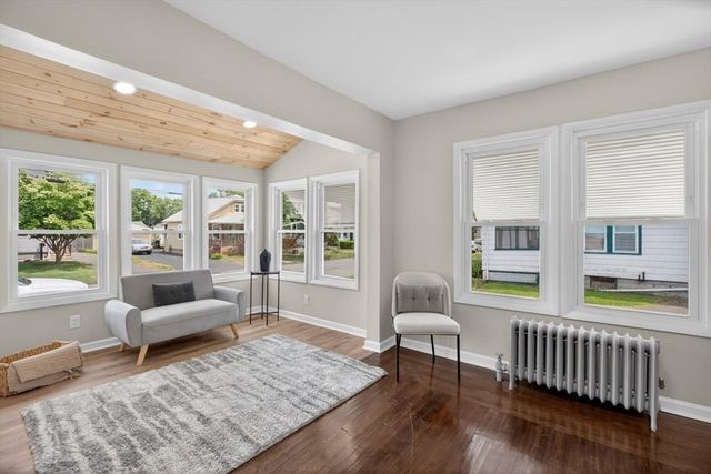 79 Kaveney St, Chicopee, MA 01020