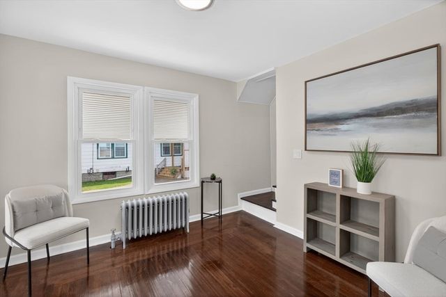79 Kaveney St, Chicopee, MA 01020
