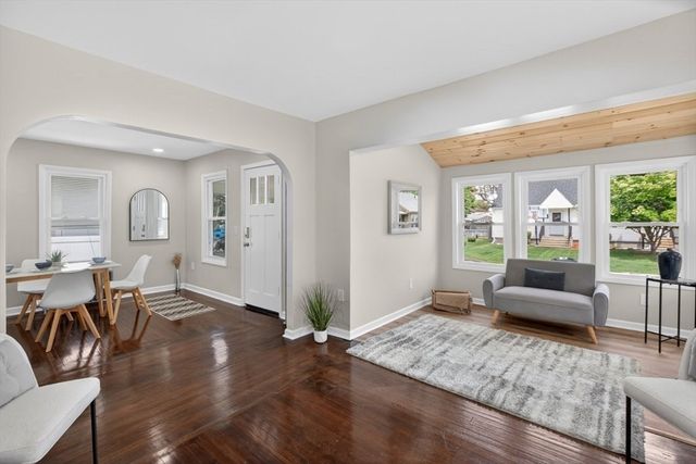 79 Kaveney St, Chicopee, MA 01020