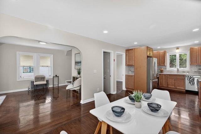 79 Kaveney St, Chicopee, MA 01020
