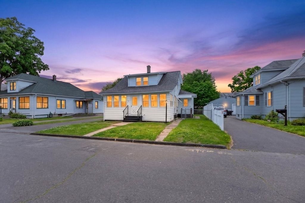 79 Kaveney St, Chicopee, MA 01020