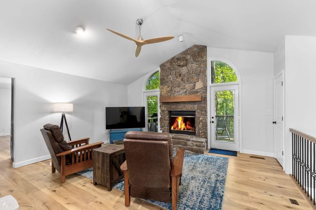 7105 W RIVER OAKS RD, Columbia, MO 65203