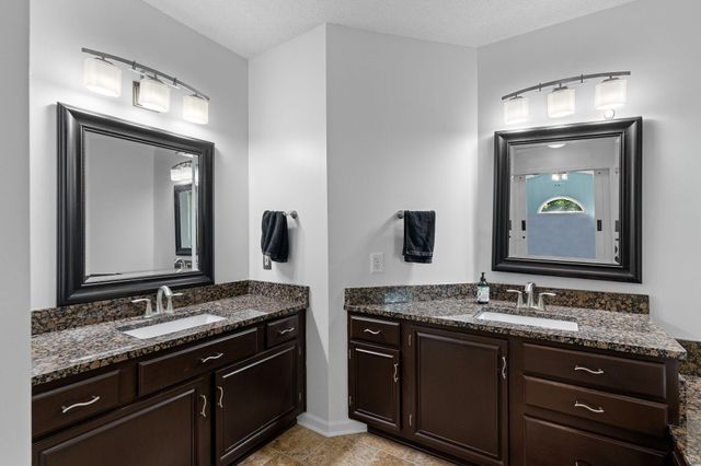 7105 W RIVER OAKS RD, Columbia, MO 65203