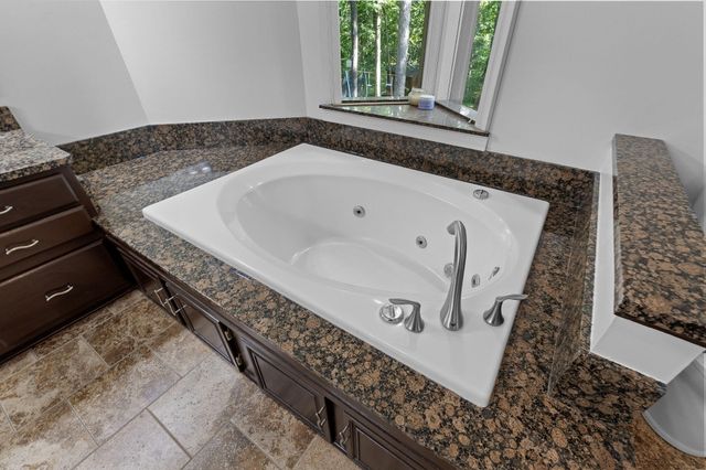 7105 W RIVER OAKS RD, Columbia, MO 65203