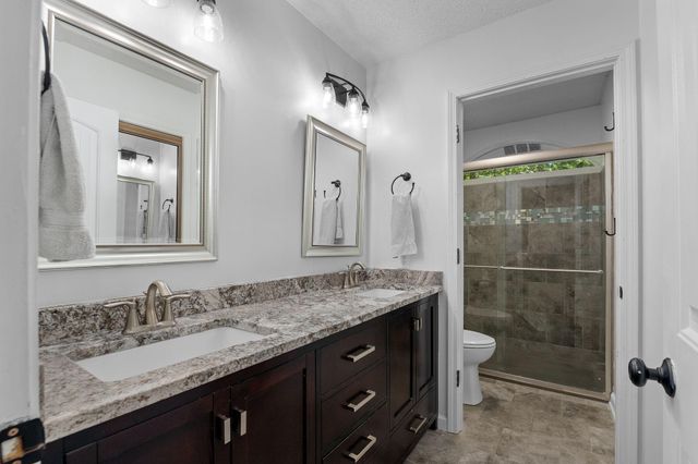 7105 W RIVER OAKS RD, Columbia, MO 65203