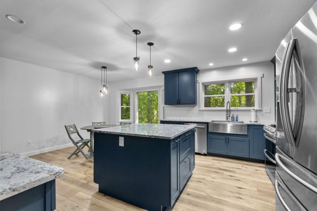 7105 W RIVER OAKS RD, Columbia, MO 65203