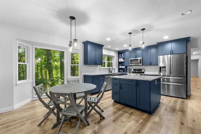 7105 W RIVER OAKS RD, Columbia, MO 65203