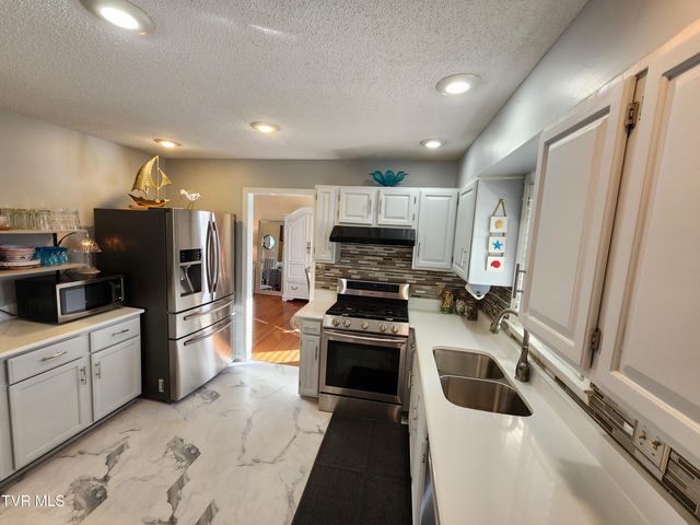 15512 Woodstone Circle, Bristol, VA 24202