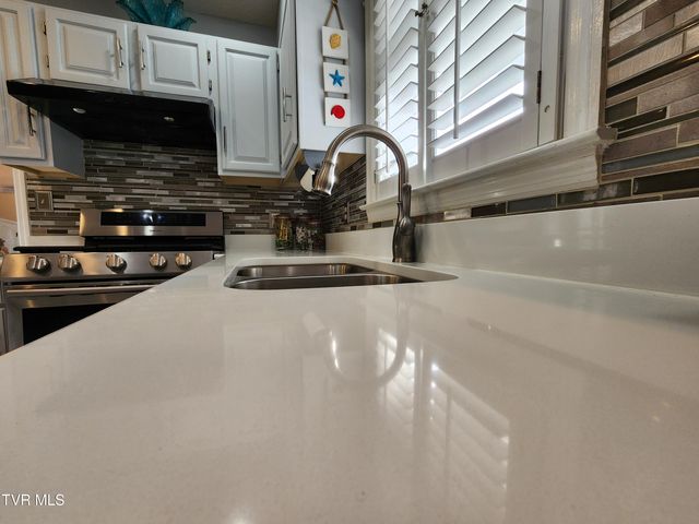 15512 Woodstone Circle, Bristol, VA 24202