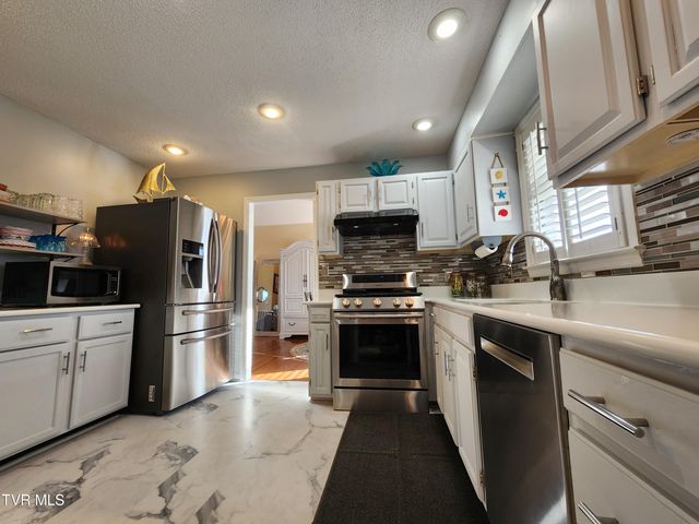 15512 Woodstone Circle, Bristol, VA 24202