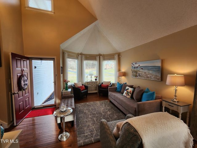 15512 Woodstone Circle, Bristol, VA 24202