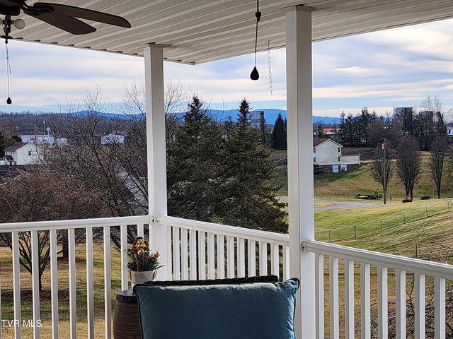 15512 Woodstone Circle, Bristol, VA 24202