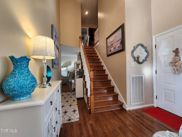 15512 Woodstone Circle, Bristol, VA 24202