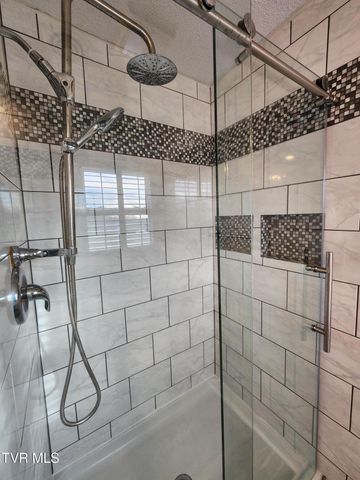 15512 Woodstone Circle, Bristol, VA 24202