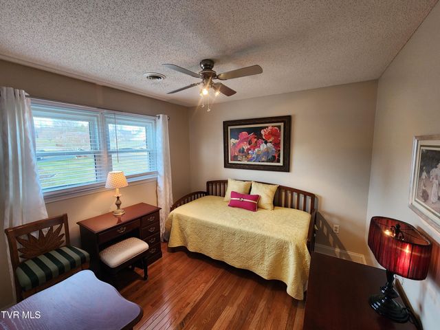 15512 Woodstone Circle, Bristol, VA 24202