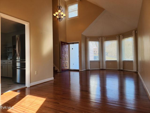 15512 Woodstone Circle, Bristol, VA 24202