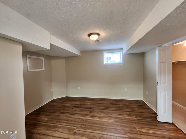 15512 Woodstone Circle, Bristol, VA 24202