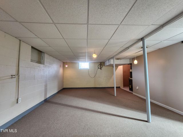 15512 Woodstone Circle, Bristol, VA 24202