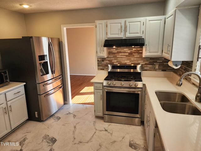 15512 Woodstone Circle, Bristol, VA 24202