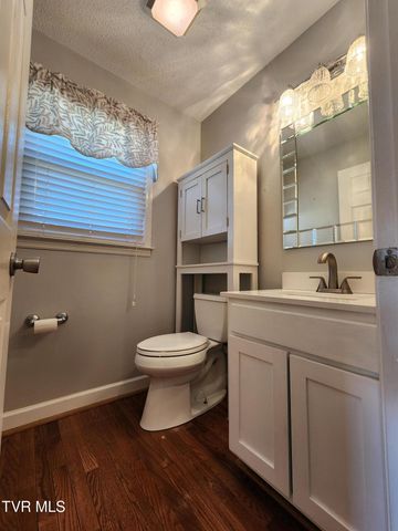 15512 Woodstone Circle, Bristol, VA 24202