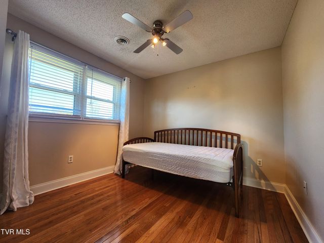 15512 Woodstone Circle, Bristol, VA 24202