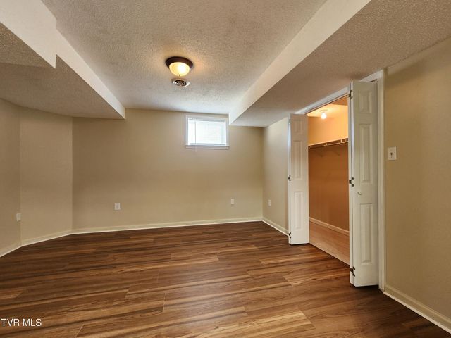 15512 Woodstone Circle, Bristol, VA 24202