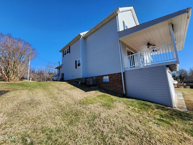 15512 Woodstone Circle, Bristol, VA 24202