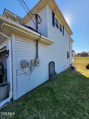 15512 Woodstone Circle, Bristol, VA 24202