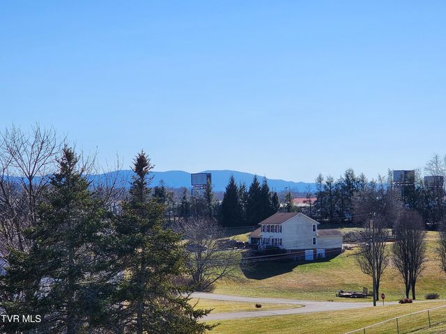 15512 Woodstone Circle, Bristol, VA 24202