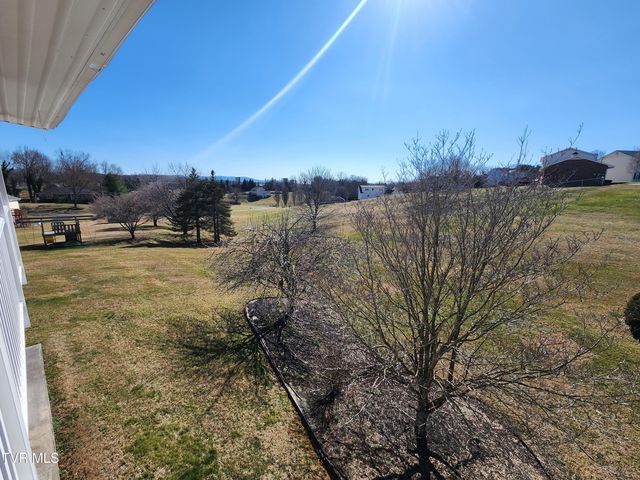 15512 Woodstone Circle, Bristol, VA 24202