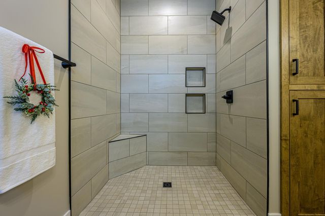 1308 Sherwood Street SE, Hutchinson, MN 55350