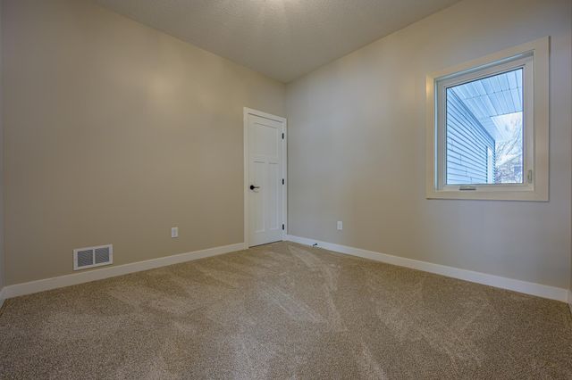 1308 Sherwood Street SE, Hutchinson, MN 55350