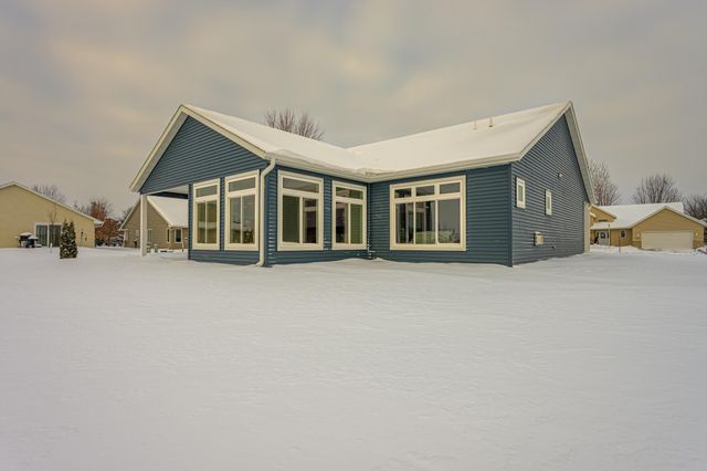 1308 Sherwood Street SE, Hutchinson, MN 55350