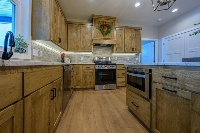 1308 Sherwood Street SE, Hutchinson, MN 55350