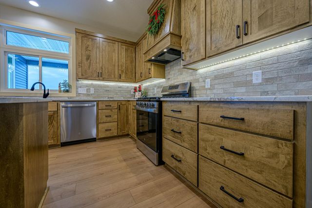 1308 Sherwood Street SE, Hutchinson, MN 55350