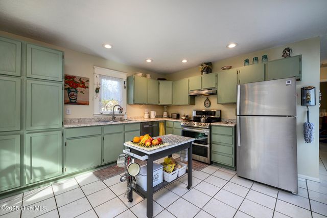 608 Church Street, Oriental, NC 28571