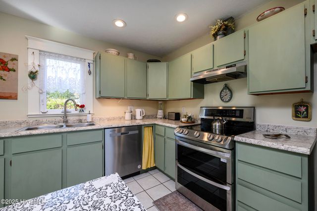 608 Church Street, Oriental, NC 28571