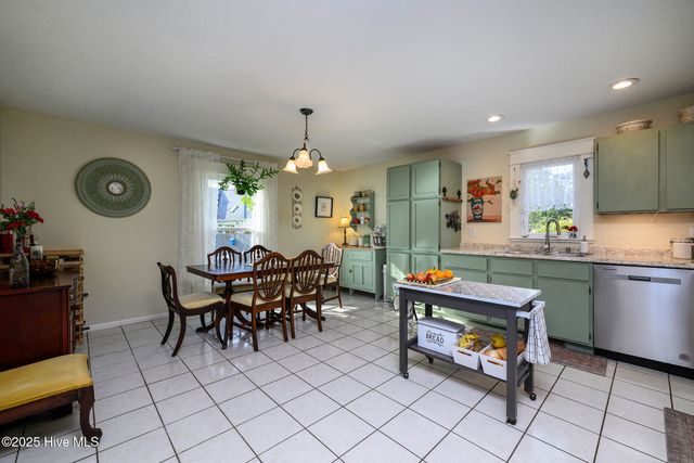 608 Church Street, Oriental, NC 28571