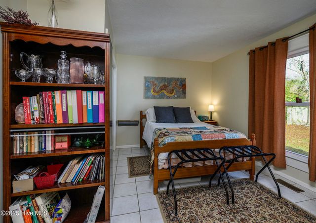 608 Church Street, Oriental, NC 28571