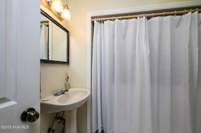 608 Church Street, Oriental, NC 28571