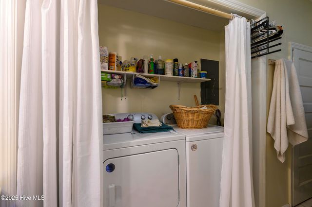 608 Church Street, Oriental, NC 28571