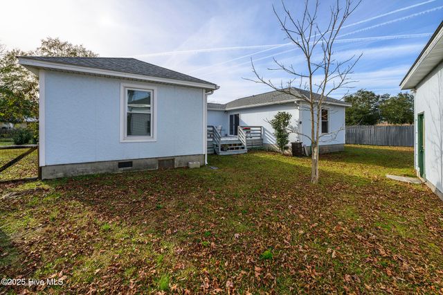 608 Church Street, Oriental, NC 28571