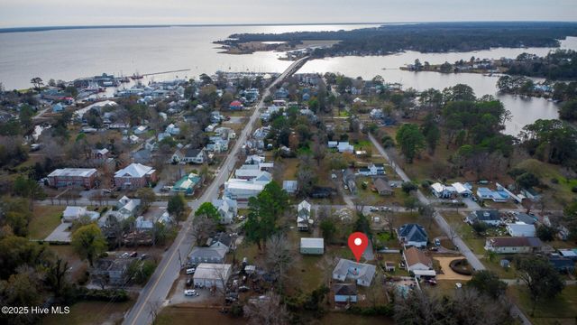 608 Church Street, Oriental, NC 28571