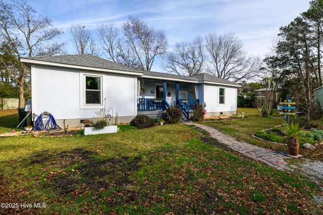 608 Church Street, Oriental, NC 28571