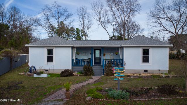 608 Church Street, Oriental, NC 28571