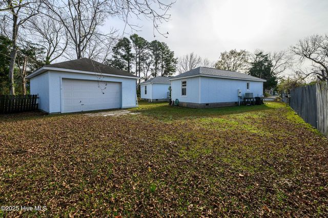 608 Church Street, Oriental, NC 28571