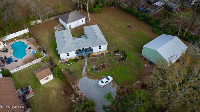 608 Church Street, Oriental, NC 28571